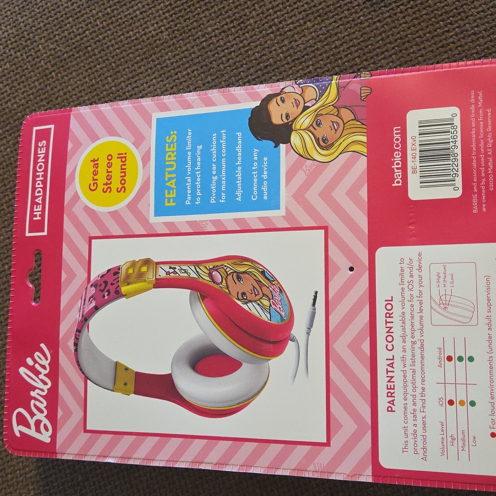 Barbie Pink and White Kids Wired Headphones NIB - Picture 5 of 9